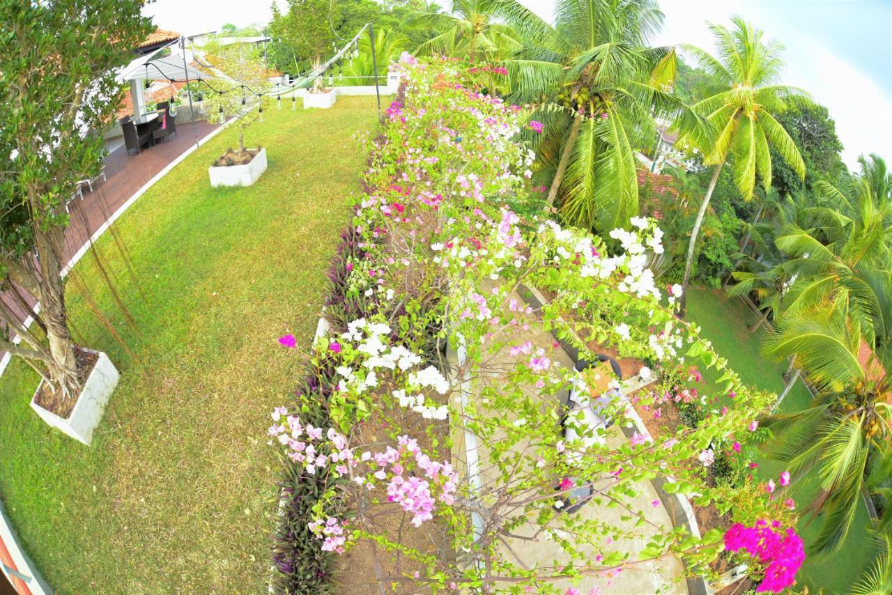 Tropical House - Jungleside Villa Hikkaduwa Exterior photo