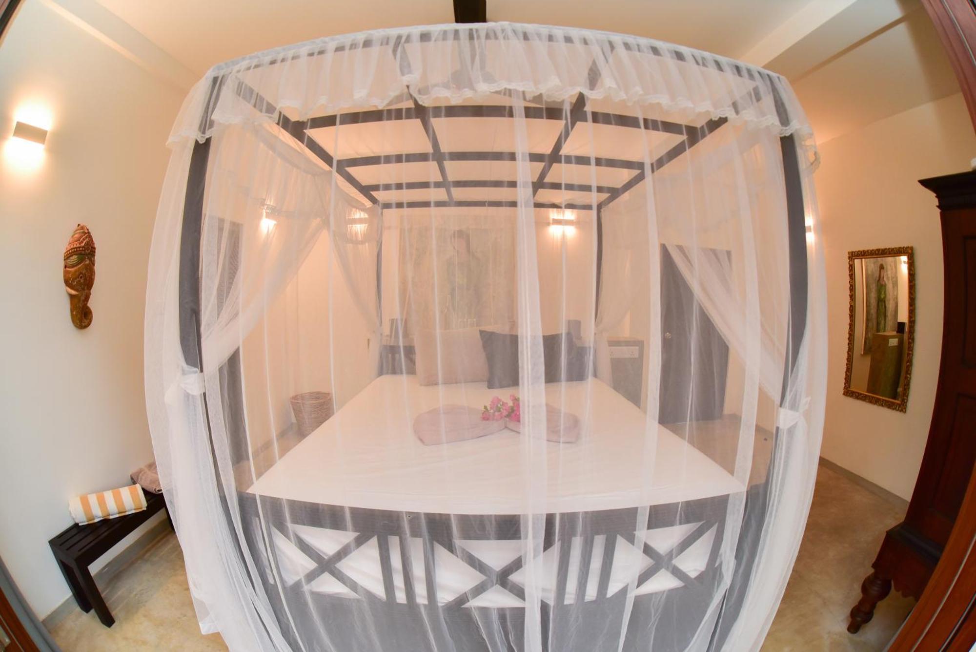Tropical House - Jungleside Villa Hikkaduwa Room photo