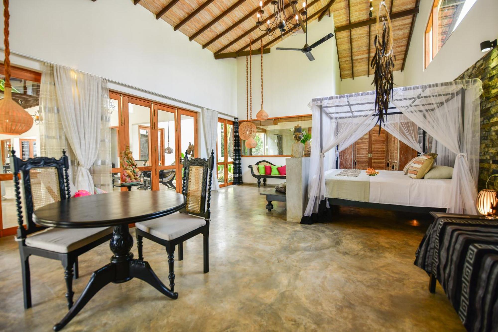 Tropical House - Jungleside Villa Hikkaduwa Room photo