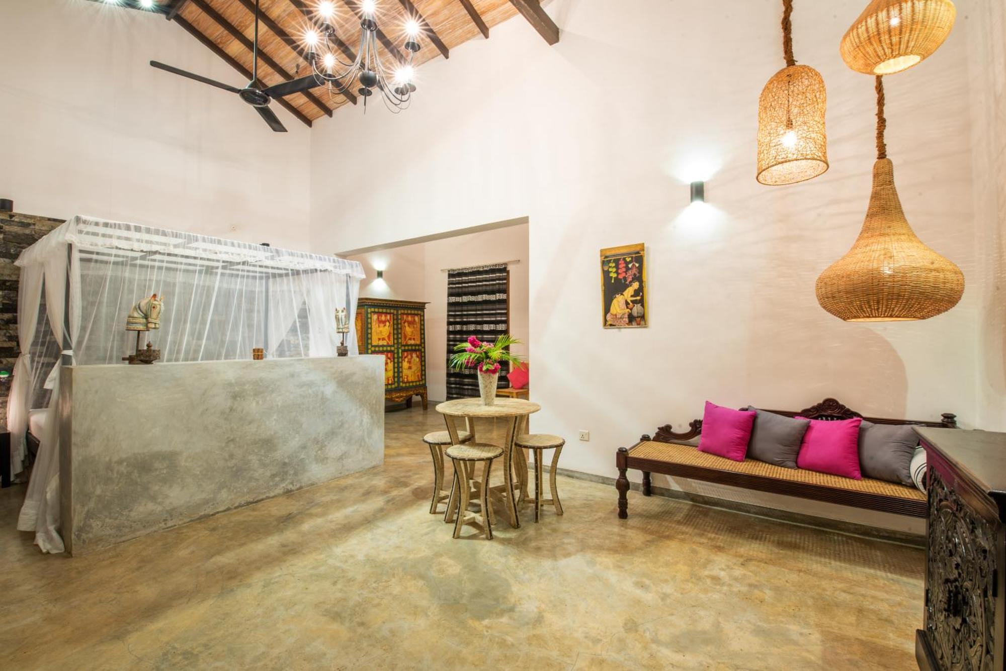 Tropical House - Jungleside Villa Hikkaduwa Room photo